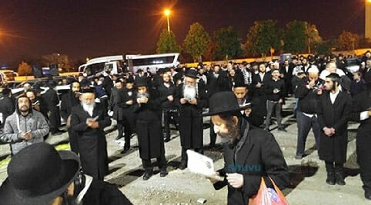 עצרת תפילה וזעקה לפני הכנסת מורינו הרב ברלנד שליט"א למאסר