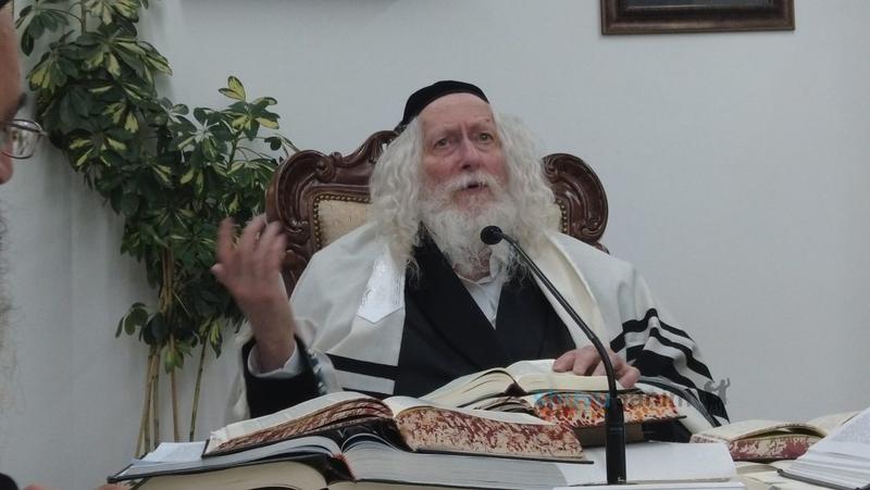 שיעור בבית הגה"צ רבי אליעזר ברלנד שליט"א למניין הנץ בניגונים בקהילת נצח ישראל