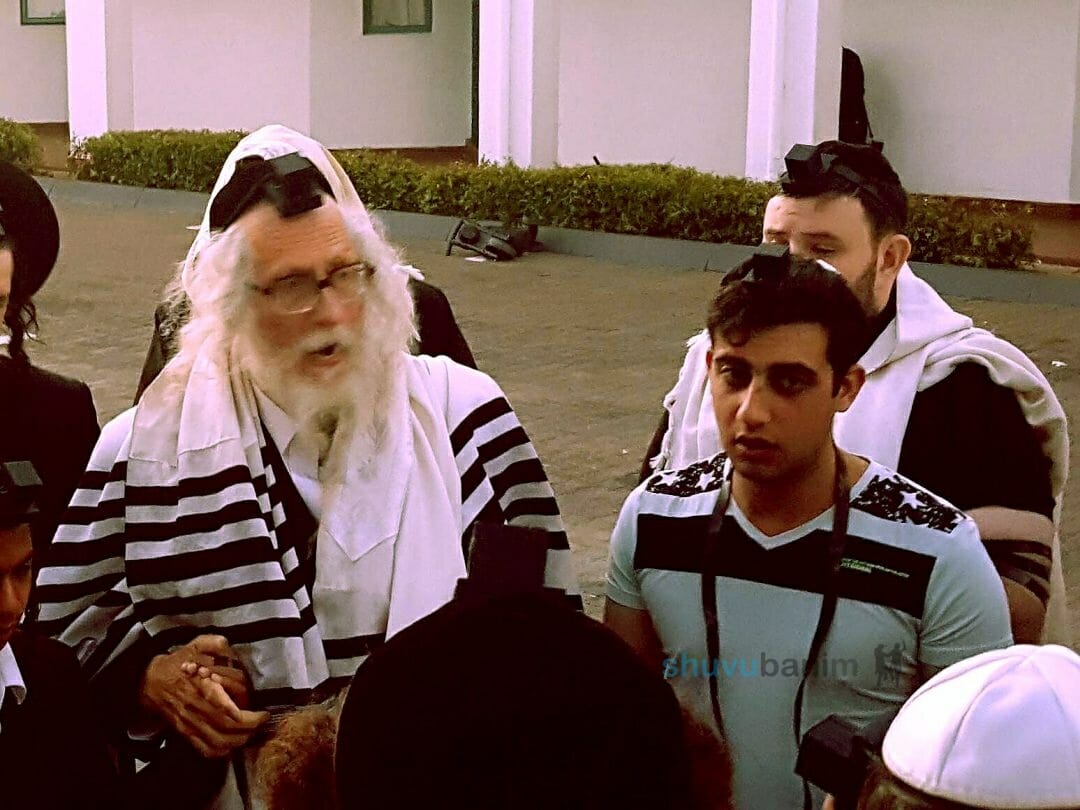 מסר מהרב ברלנד שליט"א בנוגע לקורונה ותפילות על הצדיק