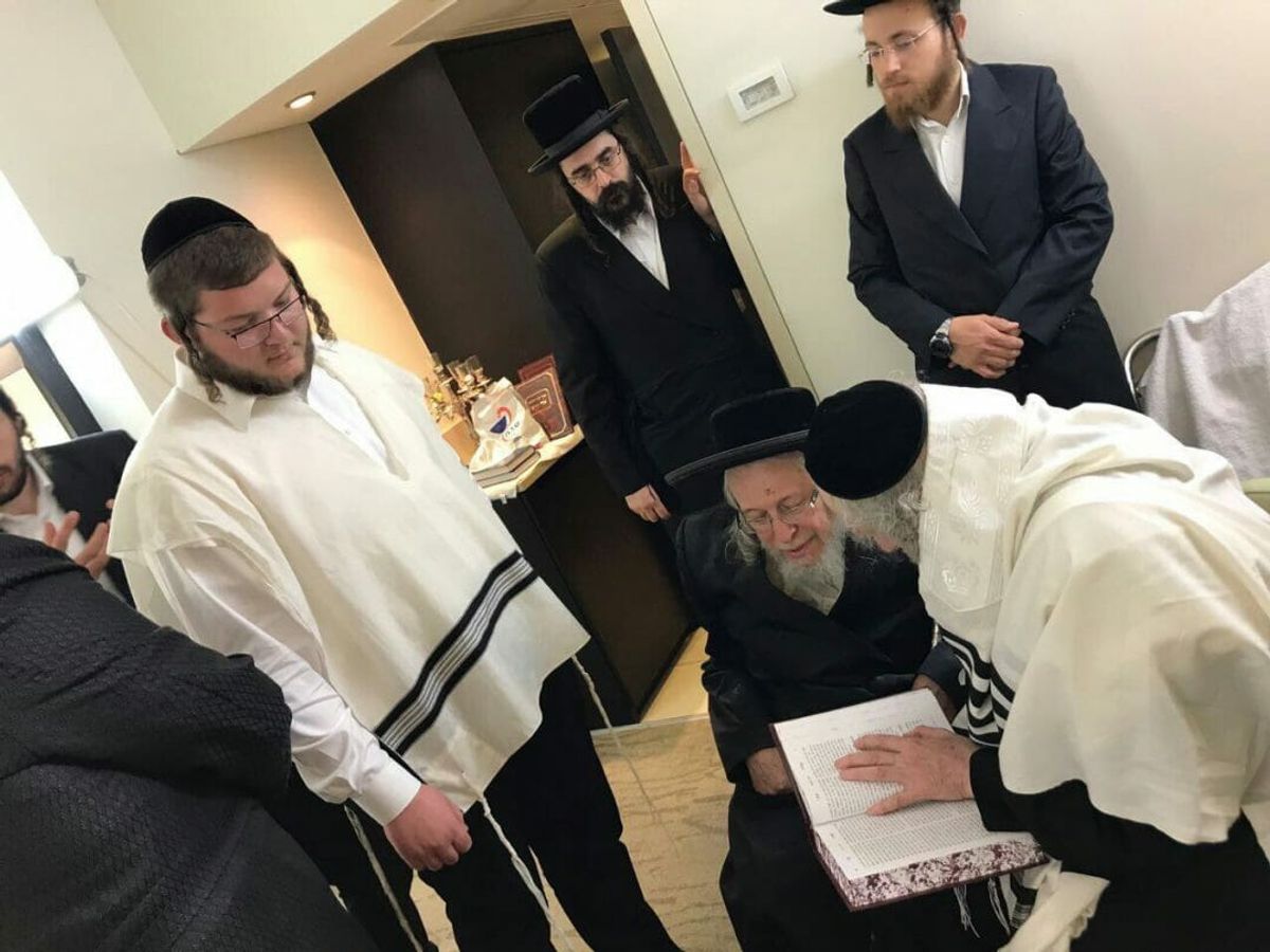 כ"ק האדמור מסטראפקוב שליטא בביקורו אצל הגה"צ הרב אליעזר ברלנד שליט"א - "כולם יראו את הרב ויבינו מה זה מראה כהן, ממש כהן גדול"