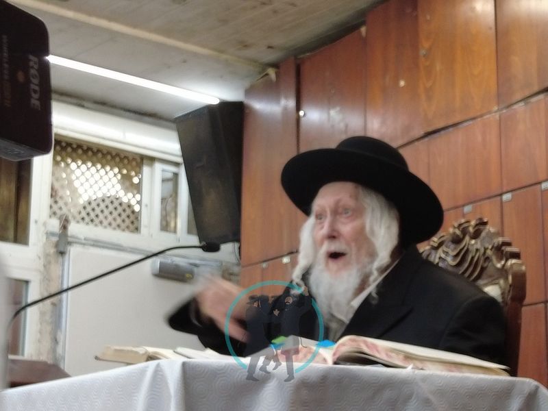 גלריה - השיעור של מורנו הרב ברלנד שליט"א במעמד תיקון חצות