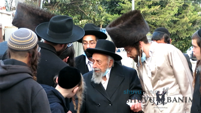GALLERY: Rav Badani Pays Visit to Shuvu Banim on Chol HaMoed Pesach