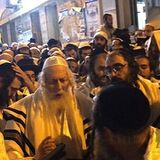 ברכת הלבנה בהתעוררות גדולה במוצאי כיפור עם הגה"צ הרב אליעזר ברלנד שליט"א