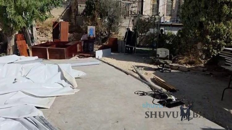 Destruction of Small Sanctuary: Thousands at Protest Gathering Led by R' Eliezer Berland Over Synagogue Destruction