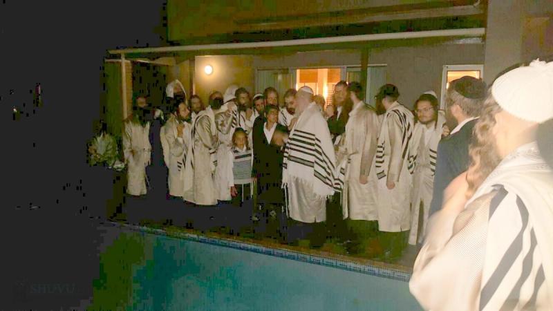 צפו: עכשיו בדרום אפריקה עם הרב ברלנד "כי תעבור במים איתך אני"