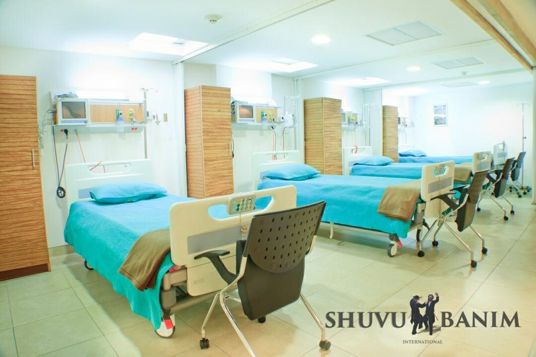 נס רפואי: אישה עם מחלת הסרטן בגרון "מאז שהרב ברלנד בירך אותי פקדו אותי אינספור ניסים"