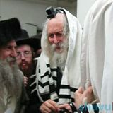 הלך לעולמו הגה"צ הרב אהרן רומפלר זצ"ל, מגדולי הדור ומראשוני הקמים לימין הגה"צ הרב אליעזר ברלנד שליט"א