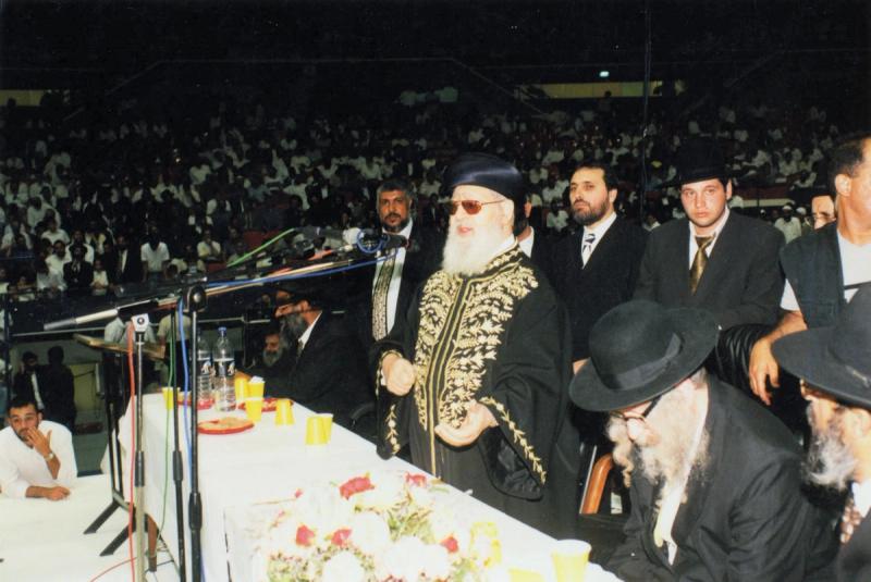 אצטדיון יד אליהו - ערב שבועות תש"ס - כנס היסטורי עם מרן הרב עובדיה יוסף זצוק"ל והרב אליעזר ברלנד שליט"א