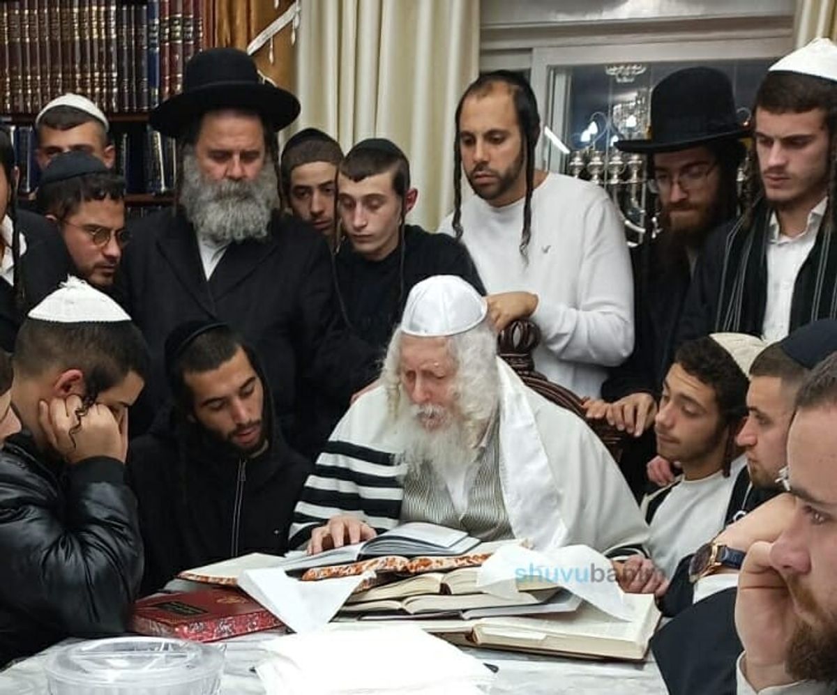 כנס חנוכה לישיבת מתחברים במעון קודשו של הגה"צ רבי אליעזר ברלנד שליט"א