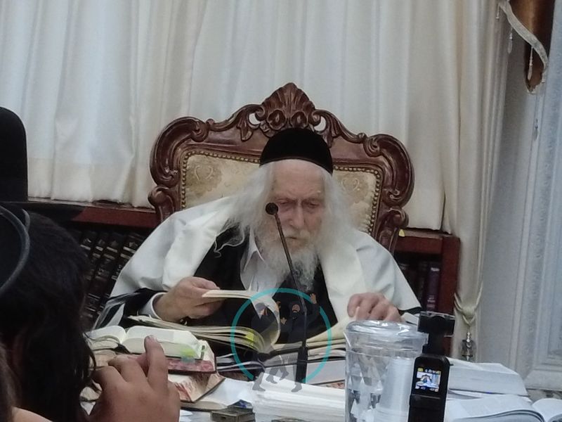 מורנו הרב ברלנד שליט"א בעת השיעור