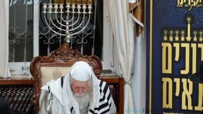 Chanukah Gathering for Orphans of “Yakireinu” at Rav Berland’s Home