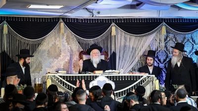 הילולת האלפים בראשותו של הגה"צ רבי אליעזר ברלנד שליט"א • "עַל יְדֵי רַבִּי נָתָן תַּלְמִידוֹ!" • תיעוד נרחב וגלריית תמונות