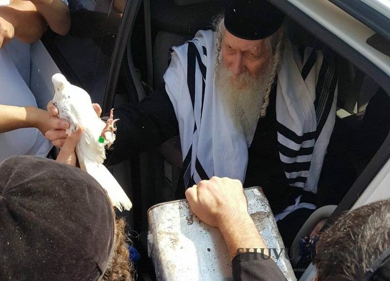 כ"ק הגה"צ הרב אליעזר ברלנד שליט"א ביקר בישיבת 'מתחברים' ובירך את ראשי הישיבה