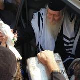 כ"ק הגה"צ הרב אליעזר ברלנד שליט"א ביקר בישיבת 'מתחברים' ובירך את ראשי הישיבה להצלחת הקמפיין