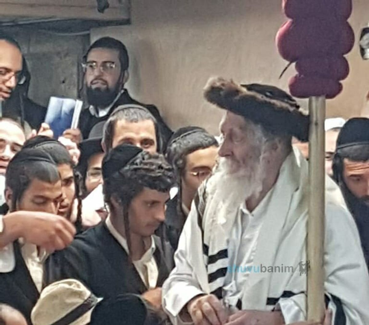 קריאת המגילה וכל מצוות פורים יחד עם הגה"צ הרב אליעזר ברלנד שליט"א