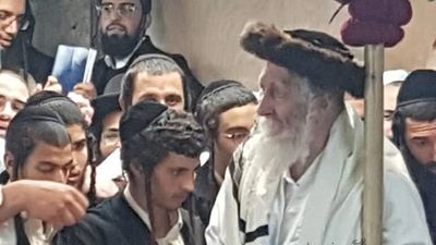 קריאת המגילה וכל מצוות פורים יחד עם הגה"צ הרב אליעזר ברלנד שליט"א