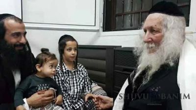 "אֶפְשָׁר לִלְמוֹד רַק כְּשֶׁהַתְּפִלָּה מְקֻבֶּלֶת" - דברי הגה"צ הרב אליעזר ברלנד שליט"א - גלריית תמונות מבית משפחת בוחבוט