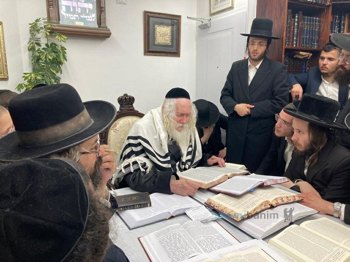 שיעורים לתושבי ברכפלד וחצור השבוע בבית הגה"צ רבי אליעזר ברלנד שליט"א