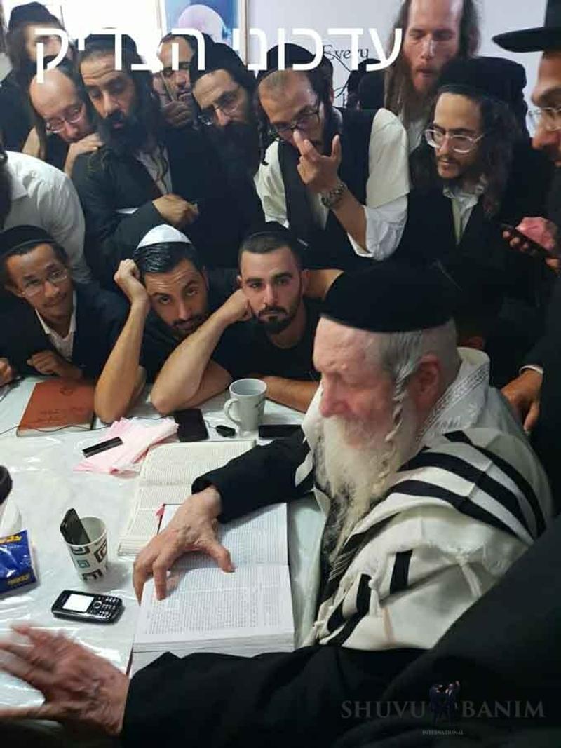 מראות הקודש - הגה"צ הרב אליעזר ברלנד שליט"א במסעות הקודש לקירוב עם ישראל