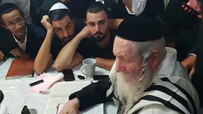 מראות הקודש - הגה"צ הרב אליעזר ברלנד שליט"א במסעות הקודש לקירוב עם ישראל - אזור ובאר שבע