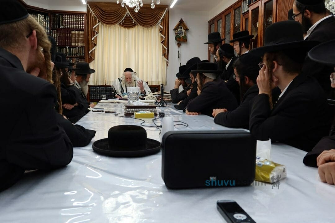 שיעור לחונכי ארגון 'משכני' לקידום בחורים בבית הגה"צ רבי אליעזר ברלנד שליט"א