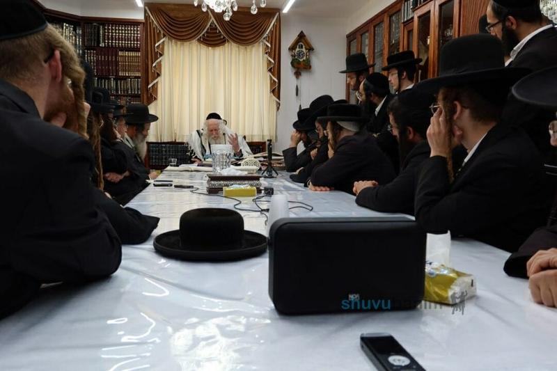 שיעור לחונכי ארגון 'משכני' לקידום בחורים בבית הגה"צ רבי אליעזר ברלנד שליט"א