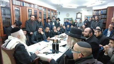 שיעור במעונו של הגה"צ רבי אליעזר ברלנד שליט"א לתושבי רמת גן