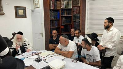 שיעור לשובו בנים ירוחם בבית מורינו הגה"צ רבי אליעזר ברלנד שליט"א