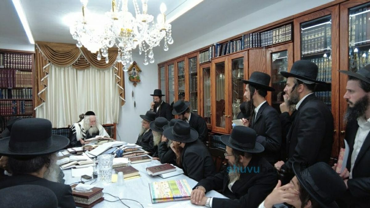 שיעור לתומכי בית מדרשינו 'שובו בנים' המרכזי - בבית הגה"צ רבי אליעזר ברלנד שליט"א