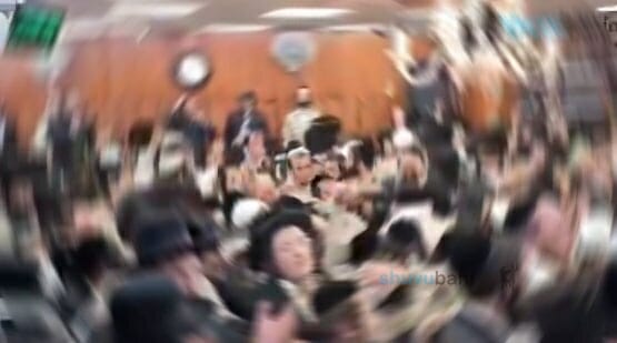 מרגש: הקפות שניות בק"ק שובו בנים - תשפ"ב