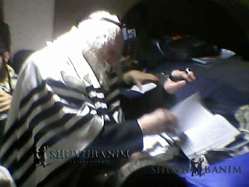 מראות הקודש: העמק של התנא יונתן בן עוזיאל היה גדוש במתפללים עם הגה"צ הרב ברלנד שליט"א בתפילה המרגשת בבוקר לאחר הכנס בצפון - גלריית תמונות