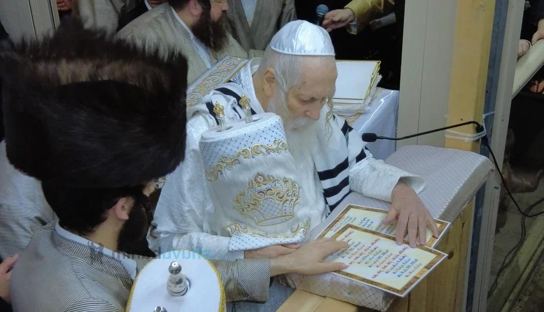 תּוֹרַת ה' תְּמִימָה ◇ הקפות שניות בהשתתפות הגה"צ רבי אליעזר ברלנד שליט"א