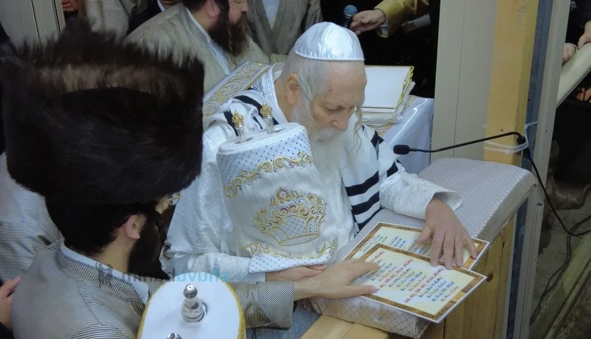 תּוֹרַת ה' תְּמִימָה ◇ הקפות שניות בהשתתפות הגה"צ רבי אליעזר ברלנד שליט"א