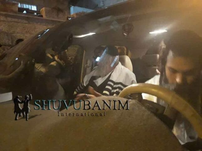 צפו: הרב אליעזר ברלנד שליט"א מקדש בנשואי בת הרה"ג מיכאל גול שליט"א