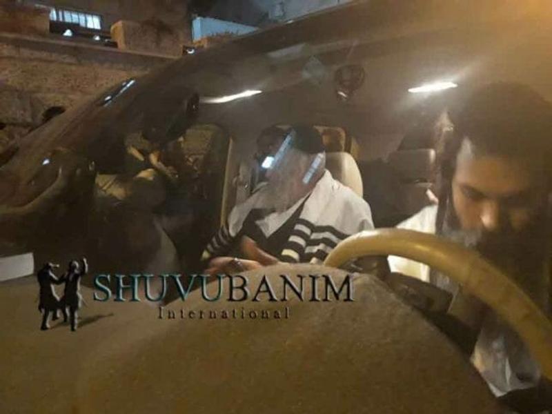 צפו: הרב אליעזר ברלנד שליט"א מקדש בנשואי בת הרה"ג מיכאל גול שליט"א