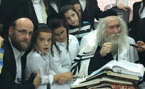 "בזכות שישב בבור הוא זכה וכל דורו זכה איתו" - הגה"צ הרב אליעזר ברלנד שליט"א