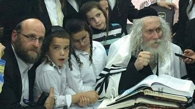 "בזכות שישב בבור הוא זכה וכל דורו זכה איתו" - הגה"צ הרב אליעזר ברלנד שליט"א