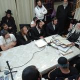 שיעור לישיבת 'מתחברים' במעונו של הגה"צ רבי אליעזר ברלנד שליט"א