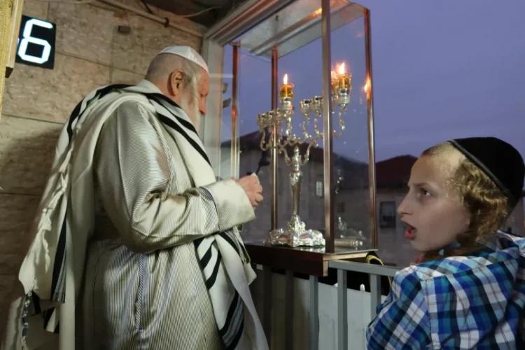 Candle Lighting for Second Night of Chanukah with Rabbi Eliezer Berland Shlit"a