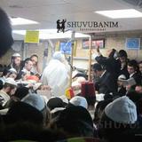 האזינו: הרב ברלנד שליט"א מסביר למה מתחפשים ולמה מתפללים בציבור