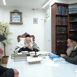 שיעור לאברכי כולל 'פרדס כ"ץ' במעונו של הגה"צ רבי אליעזר ברלנד שליט"א