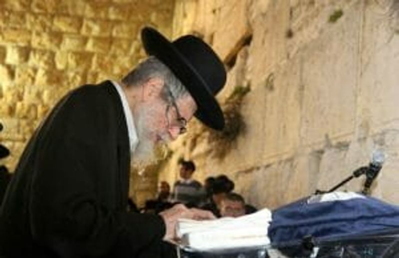 rav berland at the kotel