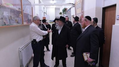 חה"כ הרב מוזס בראיון מרתק אודות הרב אליעזר ברלנד שליט"א ומוסדות שובו בנים - גלריית תמונות