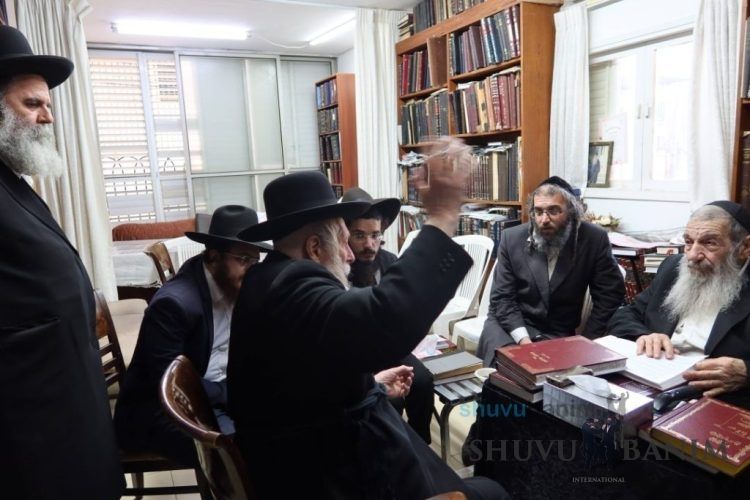 Rabbi Berland Shlit”a in Nechum Avelim for the Gaon Rabbi Shlomo Ben Shimon zt”l