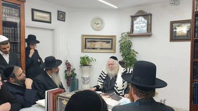 שיעור לבחורי הישיבה לצעירים החדשה בראשות הר' יהודה קרימלובסקי שליט"א