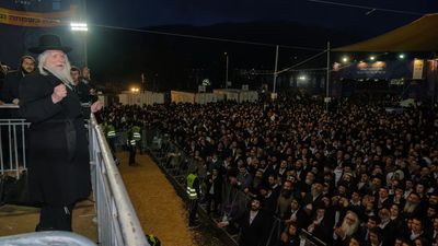 בְּלַ"ג בָּעוֹמֶר רוֹאִים אֶת ה' עַיִן בְּעַיִן • שיעור אש להבה מהגה"צ רבי אליעזר ברלנד שליט"א לל"ג בעומר