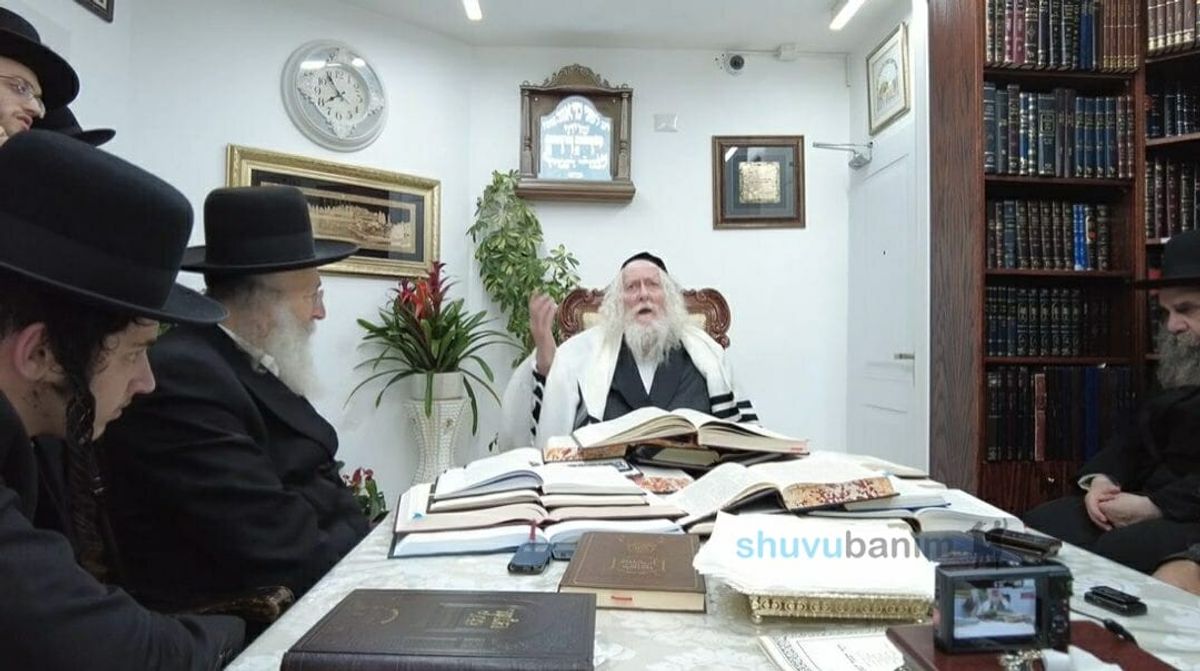 שיעור לבחורי ישיבת 'אהבת משה' במעונו של הגה"צ רבי אליעזר ברלנד שליט"א