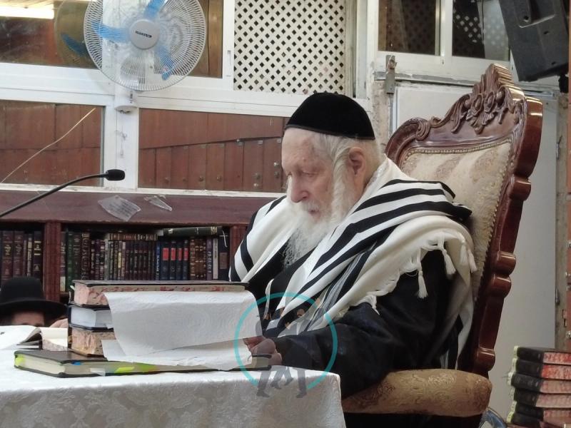 צפו: מורנו הרב אליעזר ברלנד שליט"א בשיעור לנוער המתחזק, בחורי "המסגרת": "אתם הבחורים הכי חשובים" — על גדולת התורה ובית המקדש שלא נחרב