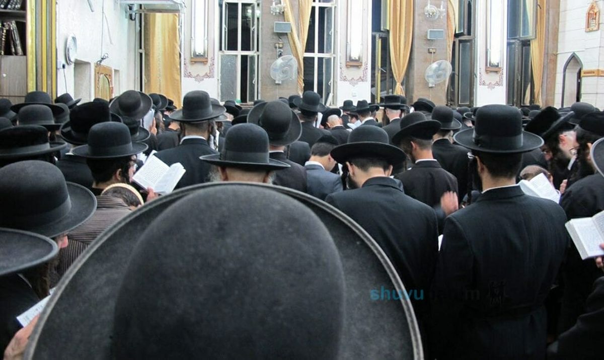 מצגת תמונות מאמירת הסליחות בשול עם הגה"צ הרב אליעזר ברלנד שליט"א