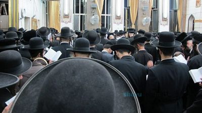 מצגת תמונות מאמירת הסליחות בשול עם הגה"צ הרב אליעזר ברלנד שליט"א